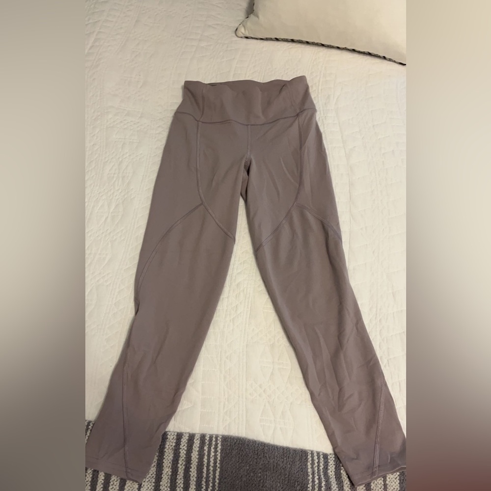 Light gray size 6 lululemon align leggings 23”